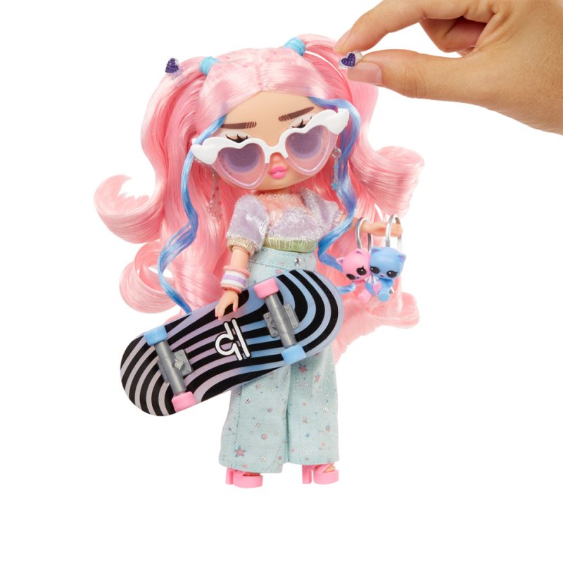 Ігровий набір із лялькою "Флора Мун" L.O.L. Surprise! 591665 серії "Tweens Core" з аксесуарами