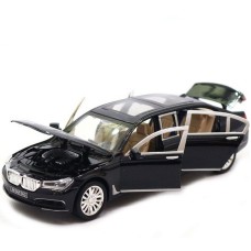 Автомодель автомобіля BMW 760 7695(Black) світло, звук, відкриваються двері