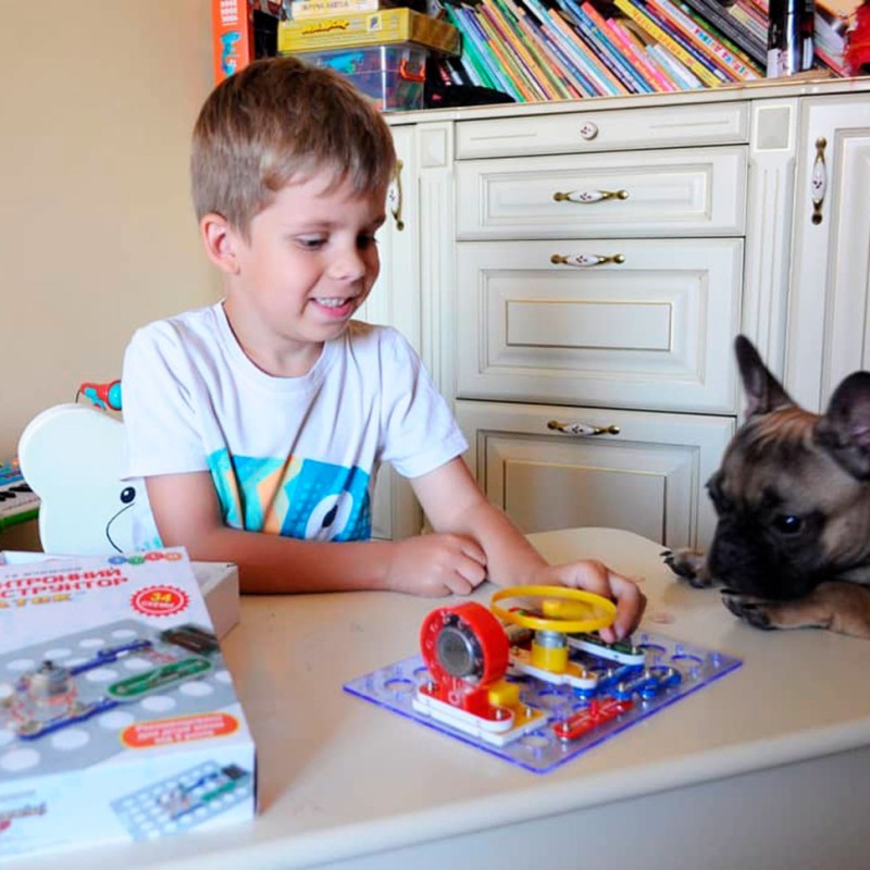 Конструктор Знаток "Перші кроки в електроніці" ZNATOK REW-K062, 34 схеми, набір С