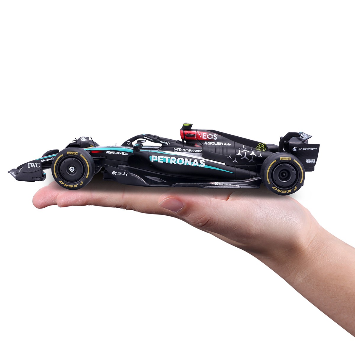 Автомодель з фігуркою – Mercedes-AMG Petronas F1 W15 (2024) (1:24) — фото 7