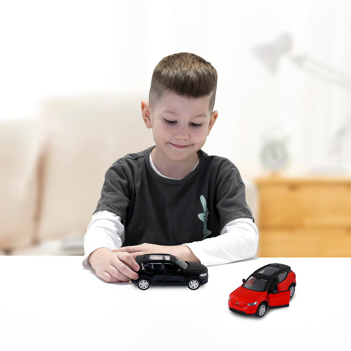 Автомодель – Volvo XC40 (червоний, чорний) — фото 3