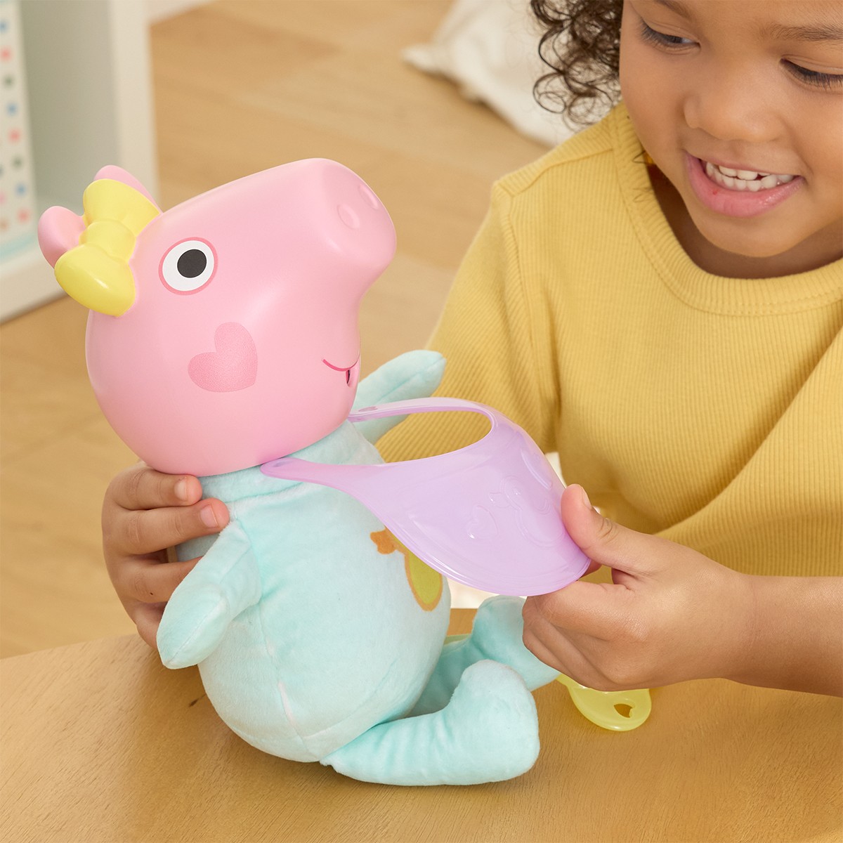 Інтерактивна іграшка Peppa – Крихітка Еві: Хрюшки-Обіймашки — фото 4
