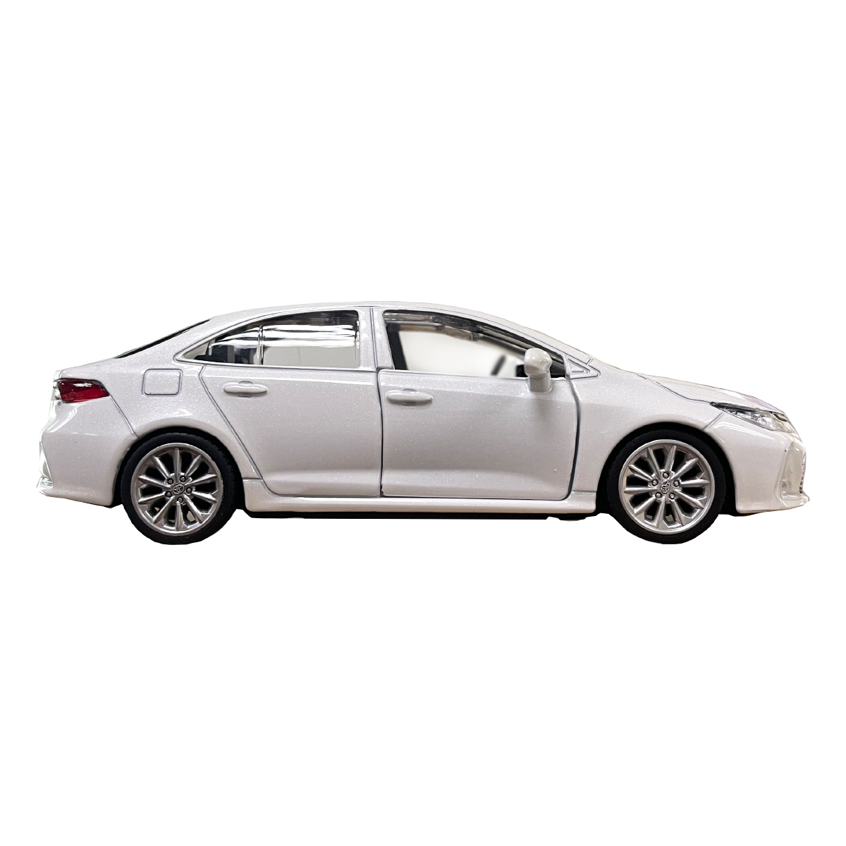 Автомодель – Toyota Corolla Hybrid (белый) — фото 4